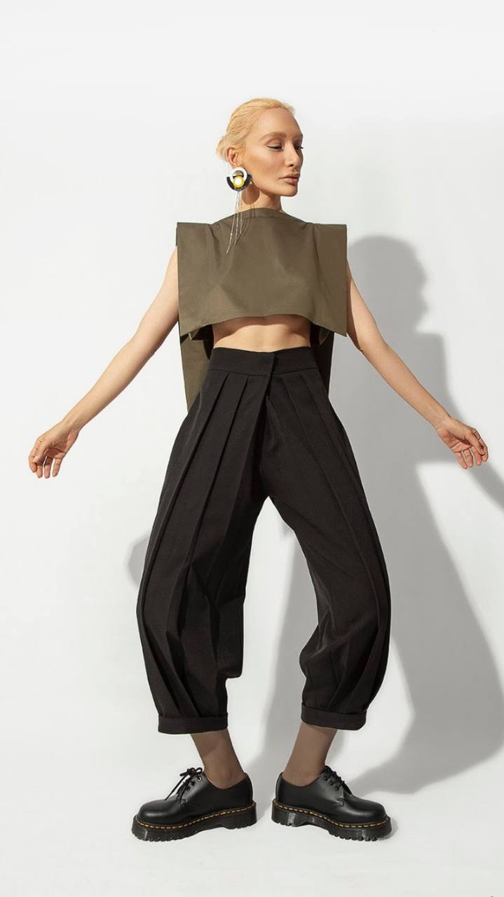 Black Super Pleated Trousers
