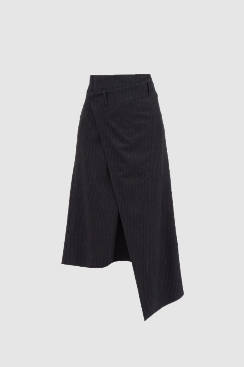 Asymmetrical Wrapping Black