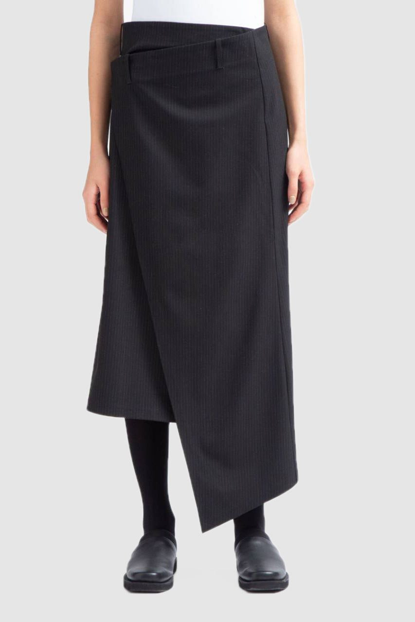 Asymmetrical Wrapping Black